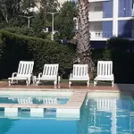 アパート Eleganz House